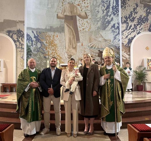 Biskup Šaško krstio peto dijete obitelji Novačić